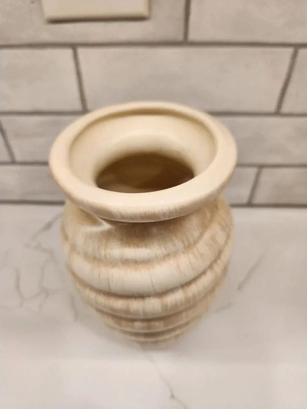 N/A elegant cream